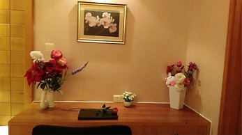 Lingnaying Business Apartment