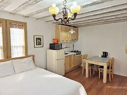 Lime Orange Vill Pension