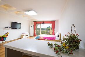 Lime Orange Vill Pension