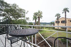 Lime Orange Vill Pension