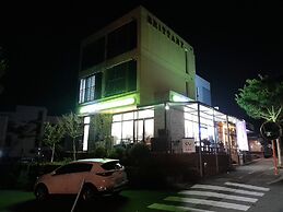 Lime Orange Vill Pension