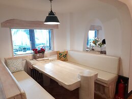 Lime Orange Vill Pension