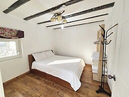 Lime Orange Vill Pension