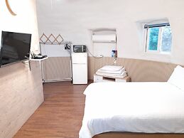 Lime Orange Vill Pension