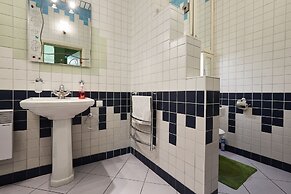 Center City Flats Central on Zhukovskovo 18