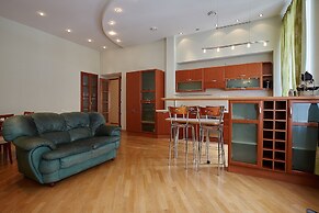 Center City Flats on Zhukovskovo 12