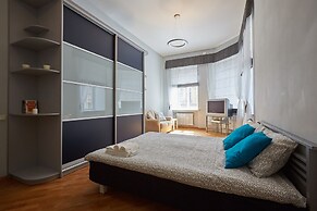 Center City Flats on Zhukovskovo 12