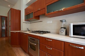 Center City Flats on Zhukovskovo 12