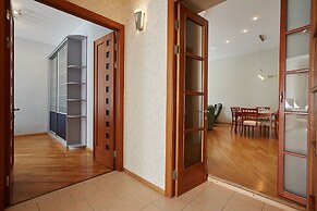 Center City Flats on Zhukovskovo 12