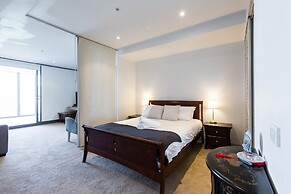 Leila, 1BDR Melbourne Apartment