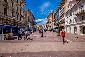 Number 1 Deluxe Apartments