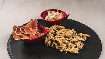 Number 1 Deluxe Apartments