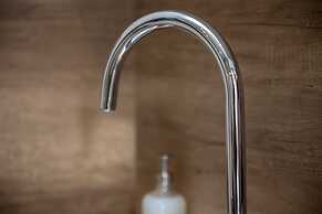 Number 1 Deluxe Apartments