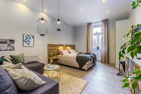 Number 1 Deluxe Apartments