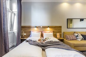 Number 1 Deluxe Apartments