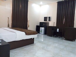 Bana Hotel & Suites