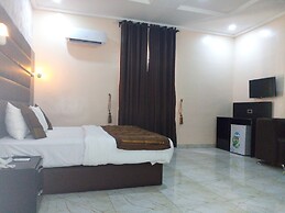 Bana Hotel & Suites