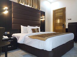 Bana Hotel & Suites