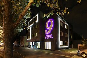 Hotel 9