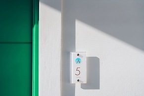 Aelia Apartments & Suites