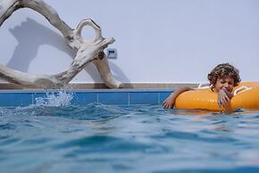 Aelia Apartments & Suites