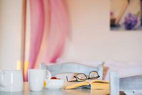 Aelia Apartments & Suites