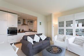 Contemporary 3 Bed Italian Lakes Villa, Lake Views, Wifi, BBQ