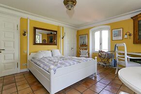 Luxury Italian Lakes Villa With Pool. 360 Degree Views. Sleeps 11