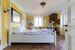 Luxury Italian Lakes Villa With Pool. 360 Degree Views. Sleeps 11