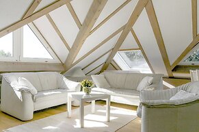 Luxury Italian Lakes Villa With Pool. 360 Degree Views. Sleeps 11