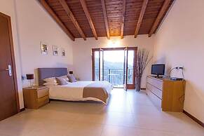 Family Friendly Italian Lakes 3 Bedroom Villa With Wifi, Bbq, Lake Vie