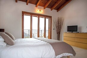 Family Friendly Italian Lakes 3 Bedroom Villa With Wifi, Bbq, Lake Vie