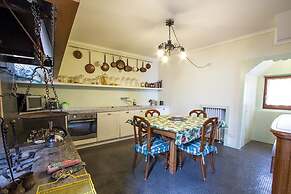 Authentic 3 bed Apartment With Amazing Lake Views