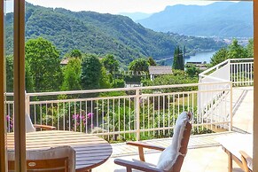 Stunning 4 bed Villa With Private Pool, Bbq, Wifi, Lake Views, Walking