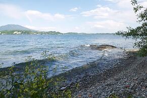Stresa Apartment With Private Access to Beach