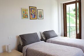 Stresa Apartment With Private Access to Beach