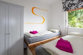 Stunning Lakeside Villa With Direct Lake Access, Mooring, Near Restaur