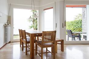 Stunning Lakeside Villa With Direct Lake Access, Mooring, Near Restaur