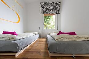 Stunning Lakeside Villa With Direct Lake Access, Mooring, Near Restaur