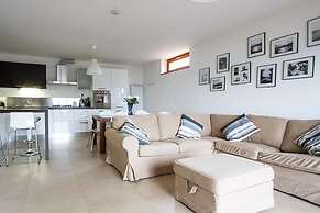 Stunning Italian Lakes Villa With Lake Views, Bbq, Wifi, Wii Games Con
