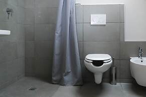 Stunning Family Friendly Italian Lakes 3 bed Villa With Pool, Wifi, Bb