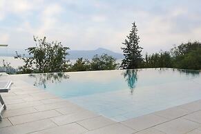 Stunning Family Friendly Italian Lakes 3 bed Villa With Pool, Wifi, Bb