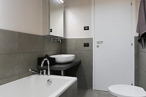 Stunning Family Friendly Italian Lakes 3 bed Villa With Pool, Wifi, Bb