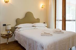 Lake Maggiore Villa With Beach Access, Near Village Centre, Wifi, BBQ