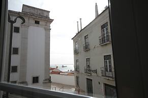 Alfama Right Point