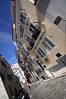 Alfama Right Point