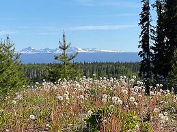 Red Cariboo Apartments