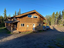 Red Cariboo Apartments