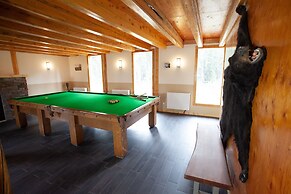 Red Cariboo Apartments