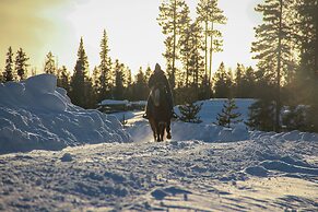 Red Cariboo Apartments